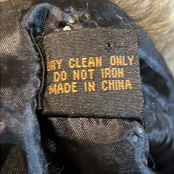 By Joseph black crush fabric with faux fur trim and lace detail jacket size L - Picture 8 of 8